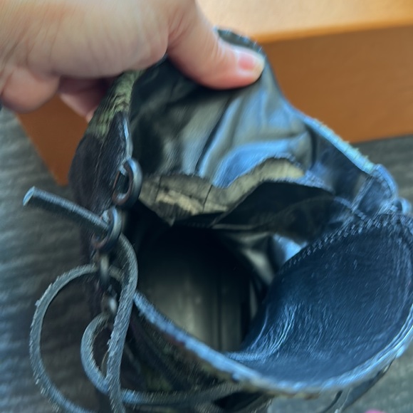 Authentic Louis Vuitton Laureate platform desert boot with snakeskin detail 37 - Picture 4 of 10